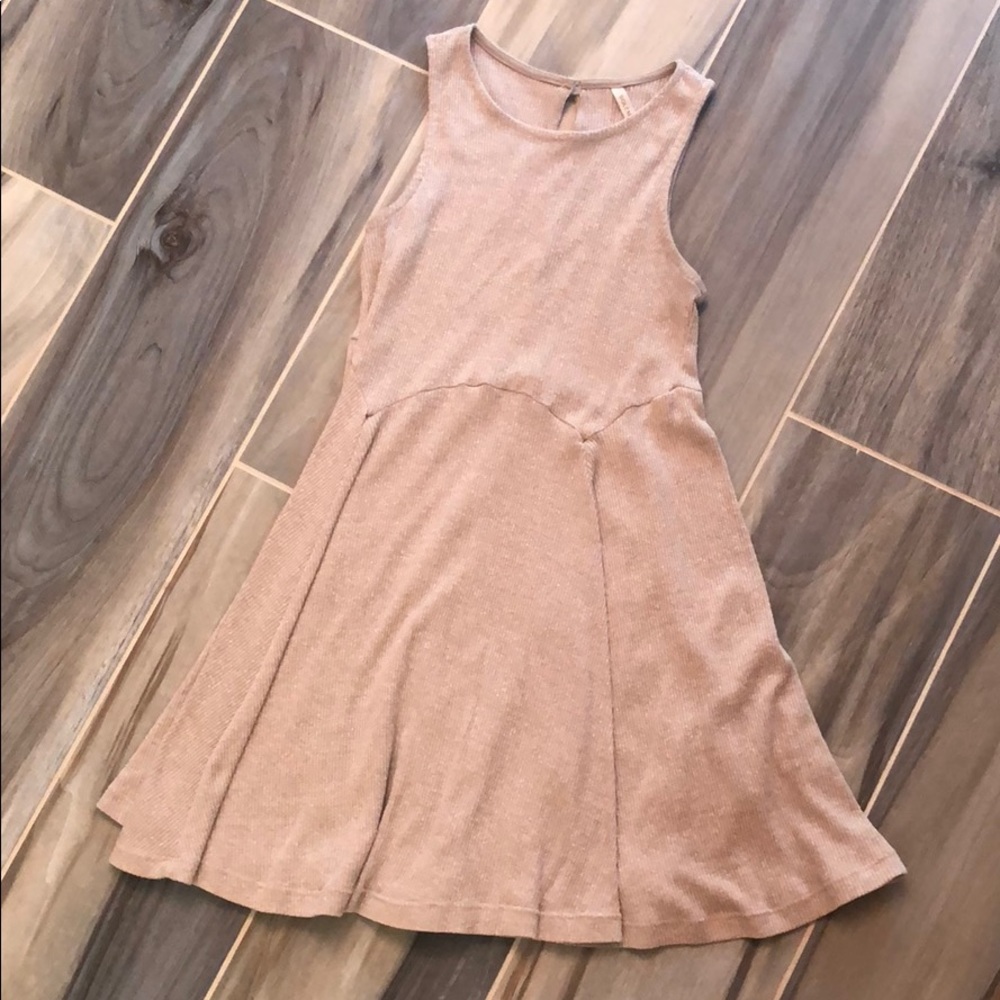 Simple beige knit swing dress - Picture 1 of 2